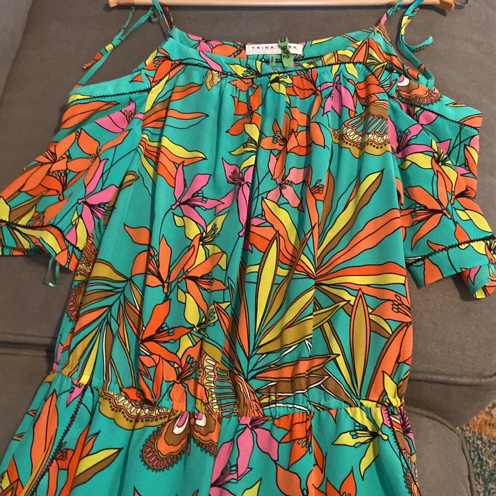 🌺 Trina Turk Women's Affable Papillion Palm Print Cold Shoulder Romper - Picture 5 of 10